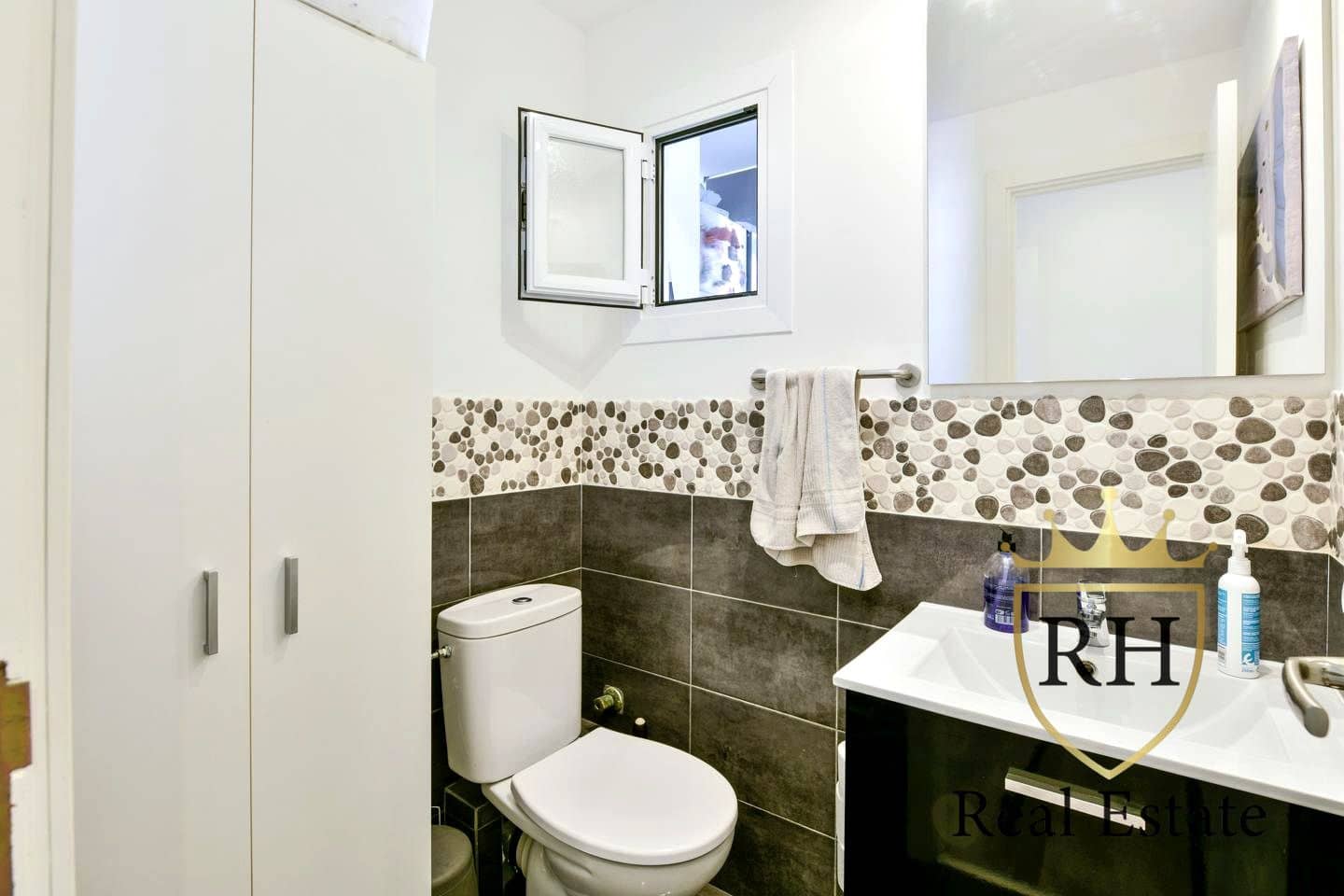 4 bedroom Flat for sale in L'Arenal / S'Arenal - € 399,000 (Ref: 9808936)