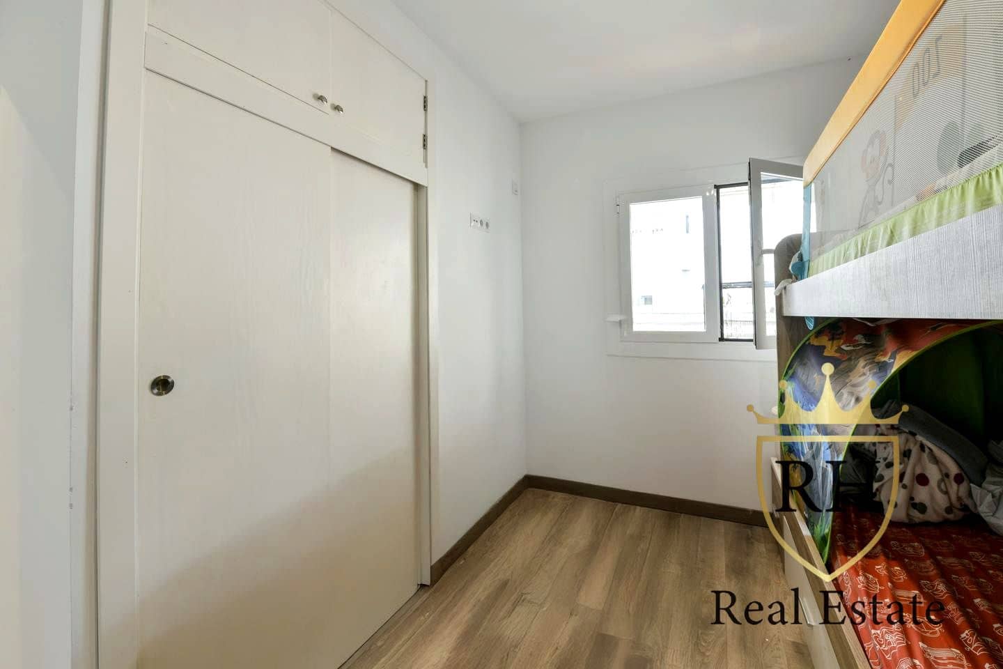 4 bedroom Flat for sale in L'Arenal / S'Arenal - € 399,000 (Ref: 9808936)