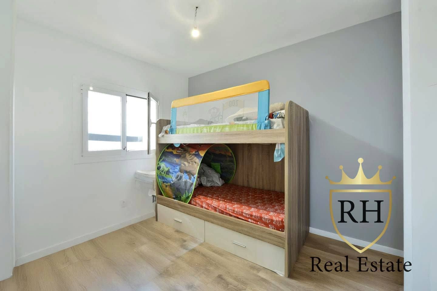 4 bedroom Flat for sale in L'Arenal / S'Arenal - € 399,000 (Ref: 9808936)