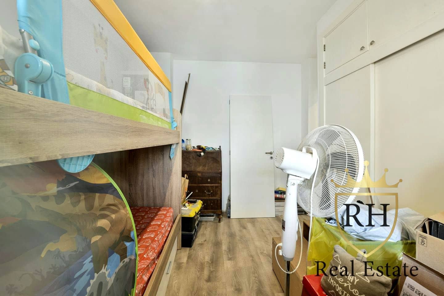 4 bedroom Flat for sale in L'Arenal / S'Arenal - € 399,000 (Ref: 9808936)