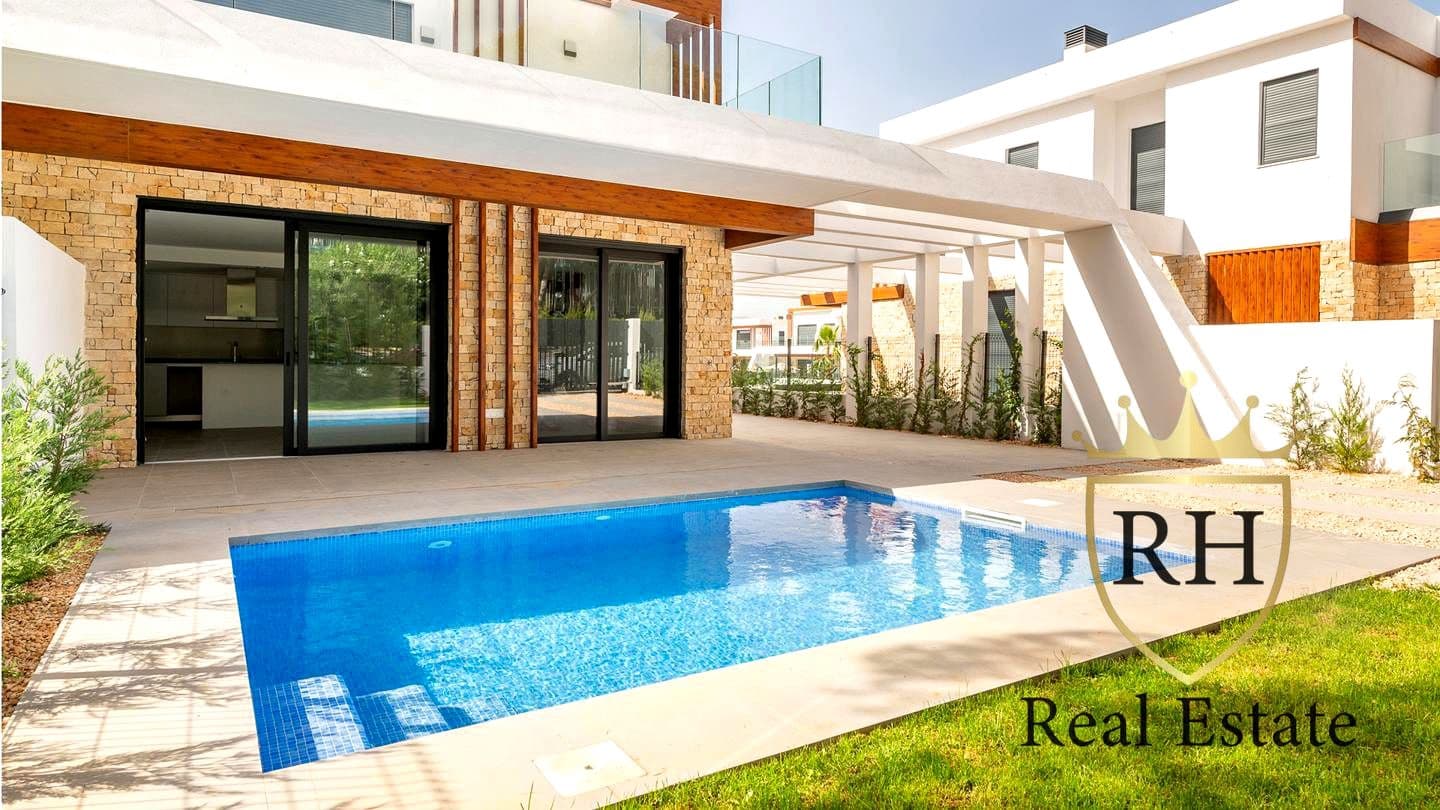 3 soveværelse Villa til salg i Cala Ratjada - € 877.000 (Ref: 9827711)