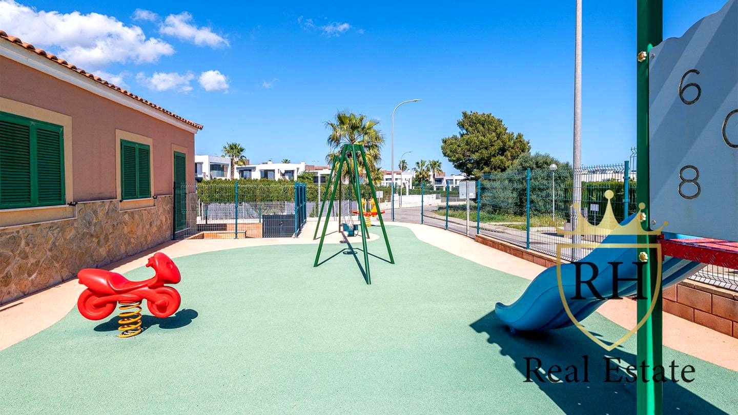 2 bedroom Bungalow for sale in Cala Murada - € 398,000 (Ref: 9827981)