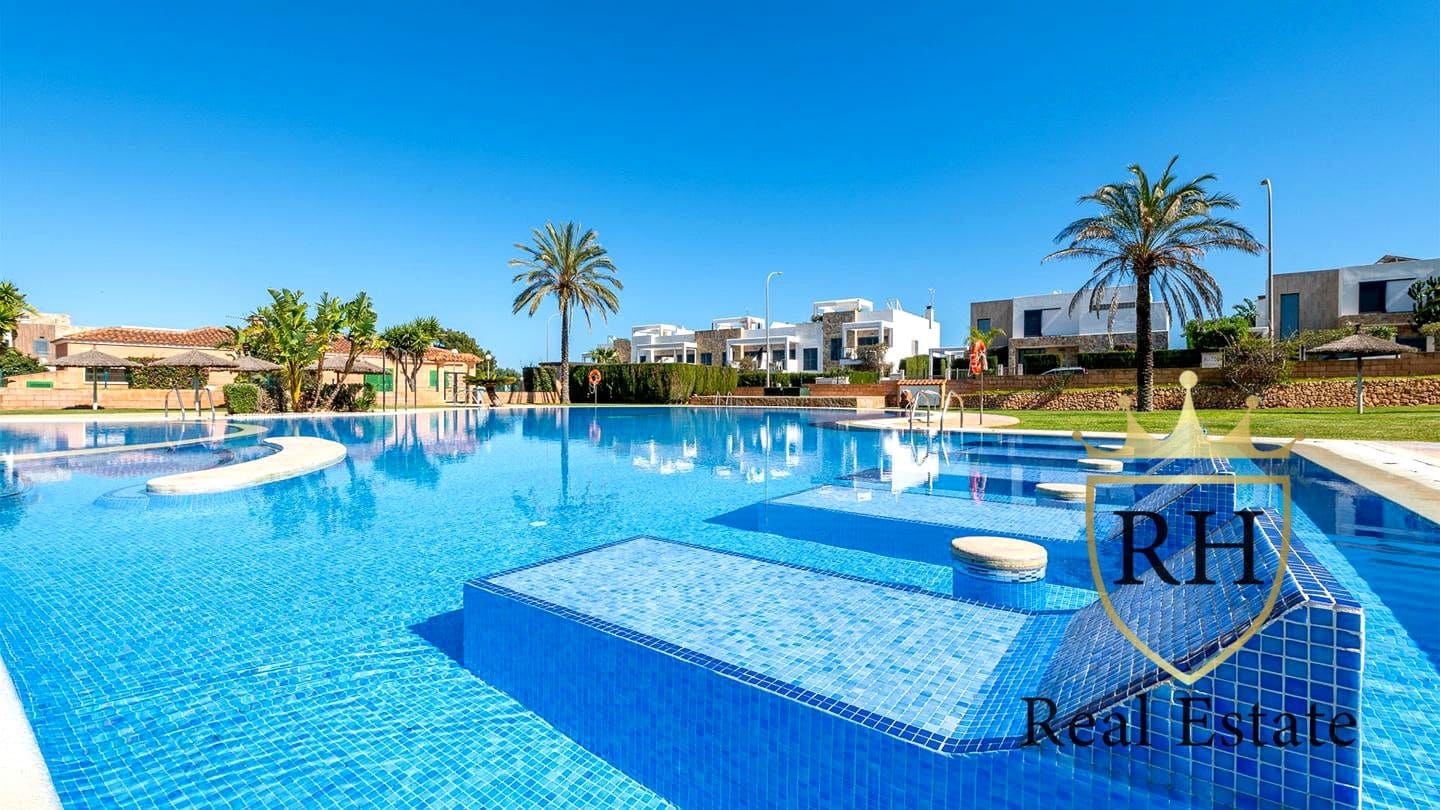 2 bedroom Bungalow for sale in Cala Murada - € 398,000 (Ref: 9827981)