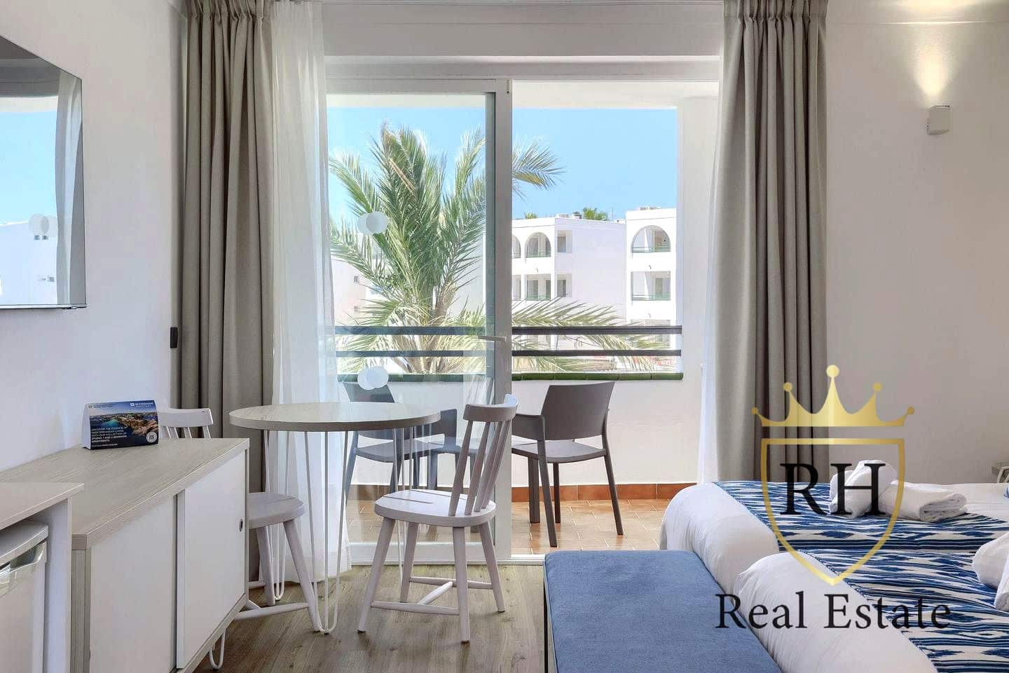 1 bedroom Flat for sale in Sant Antoni de Portmany - € 318,700 (Ref: 9850430)