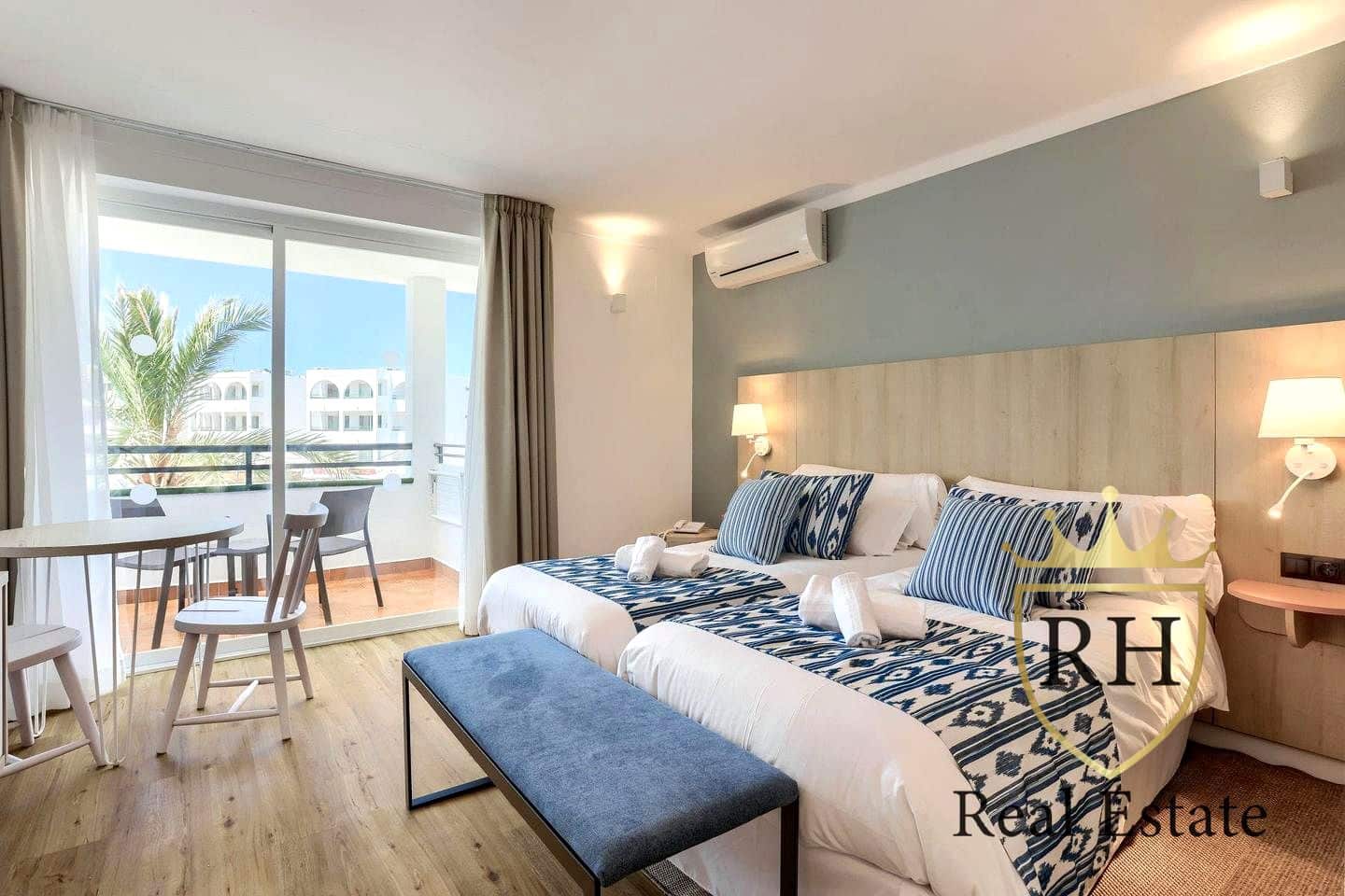 1 bedroom Flat for sale in Sant Antoni de Portmany - € 318,700 (Ref: 9850430)