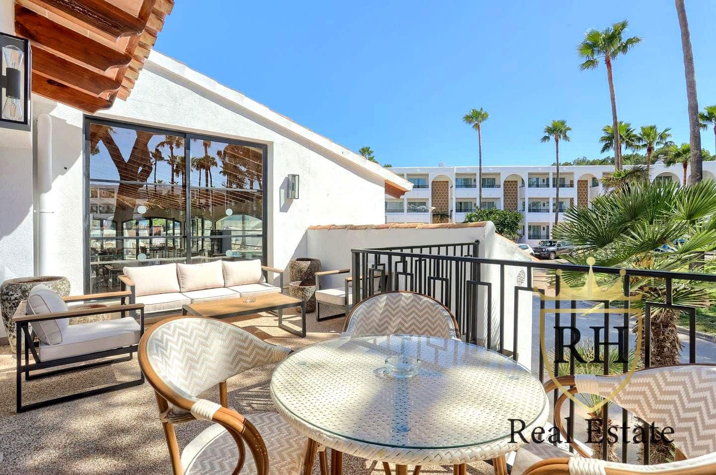 1 bedroom Flat for sale in Sant Antoni de Portmany - € 318,700 (Ref: 9850430)