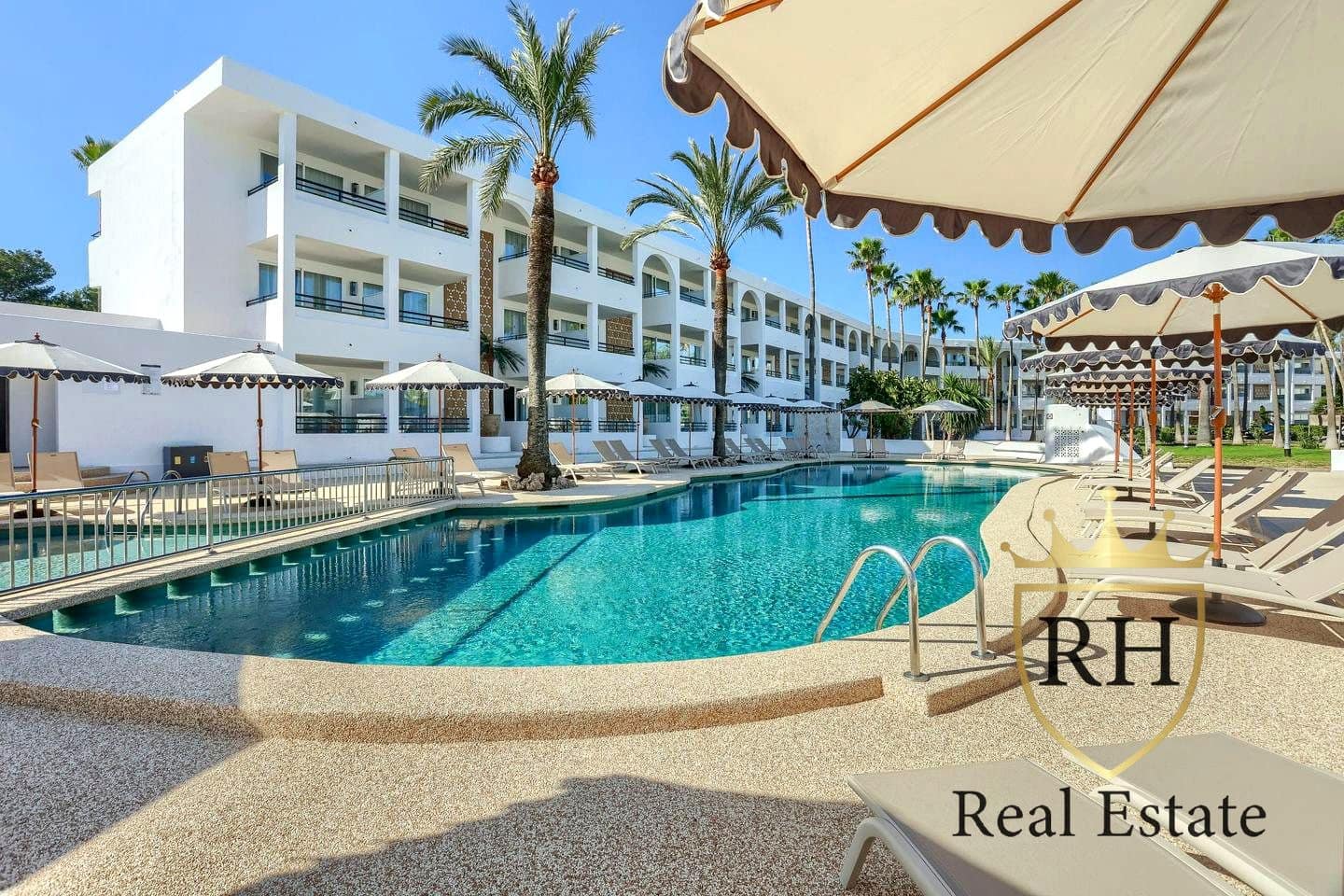1 bedroom Flat for sale in Sant Antoni de Portmany - € 318,700 (Ref: 9850430)