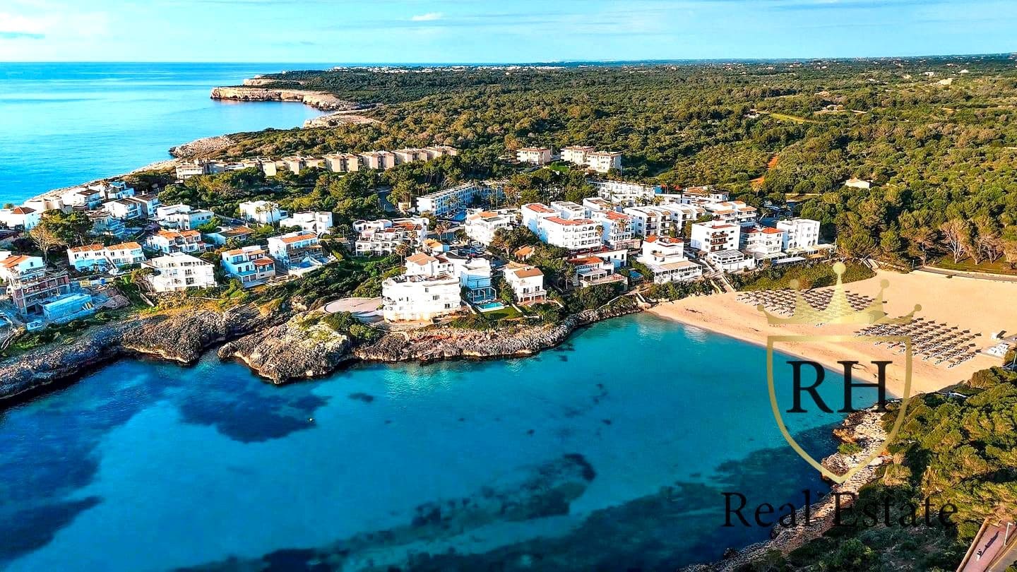 1 bedroom Flat for sale in Sant Antoni de Portmany - € 318,700 (Ref: 9850430)