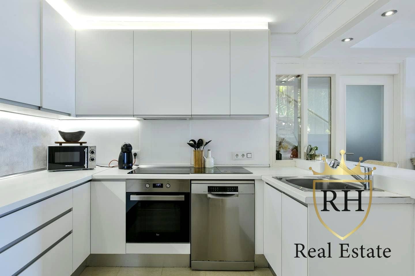 3 bedroom Flat for sale in Cala Vinyes / Cala Vinyas / Cala Vinas with pool garage - € 1,550,000 (Ref: 9895461)