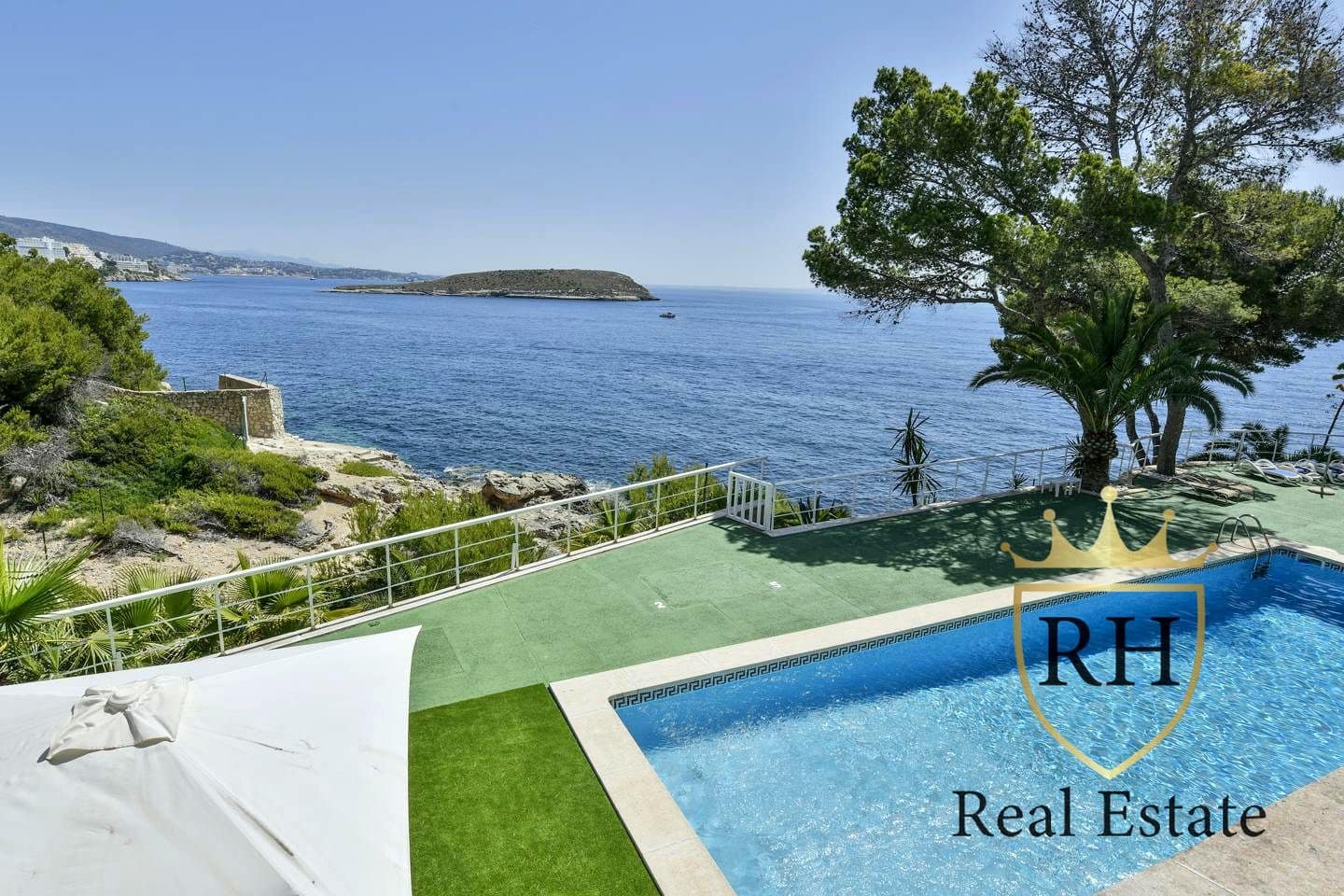 3 bedroom Flat for sale in Cala Vinyes / Cala Vinyas / Cala Vinas with pool garage - € 1,550,000 (Ref: 9895461)