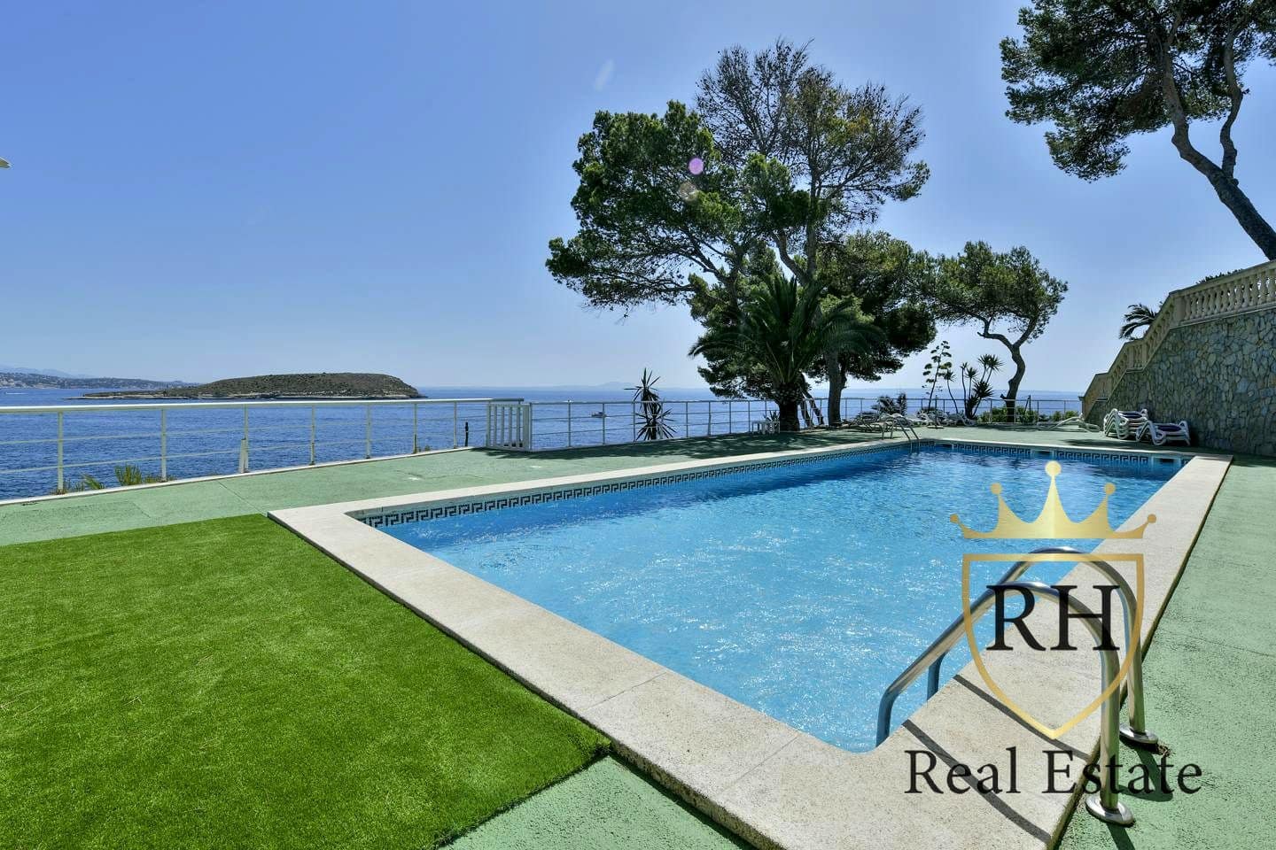 3 bedroom Flat for sale in Cala Vinyes / Cala Vinyas / Cala Vinas with pool garage - € 1,550,000 (Ref: 9895461)