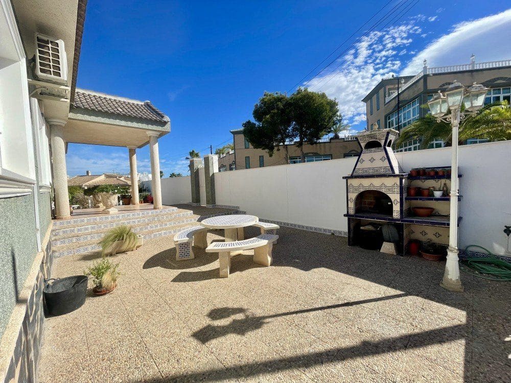 4 camera da letto Villa in vendita in Dona Pepa con garage - 699.900 € (Rif: 10003832)