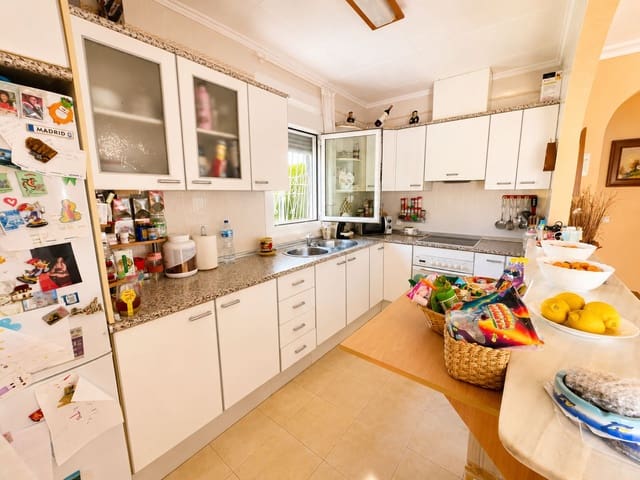 5 bedroom Villa for sale in El Chaparral - La Siesta - La Torreta, Torrevieja with pool garage - € 399,000 (Ref: 10003835)