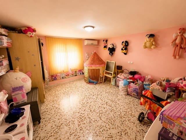 5 bedroom Villa for sale in El Chaparral - La Siesta - La Torreta, Torrevieja with pool garage - € 399,000 (Ref: 10003835)