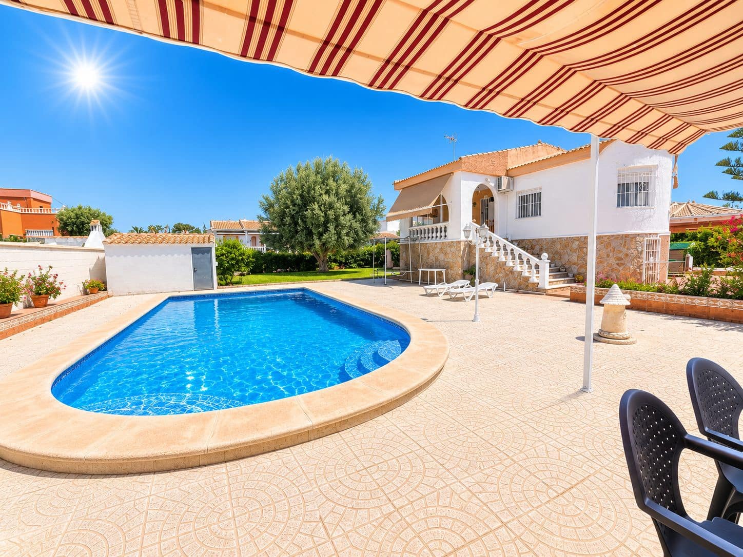 5 bedroom Villa for sale in Torrevieja with pool garage - € 399,000 (Ref: 10003835)