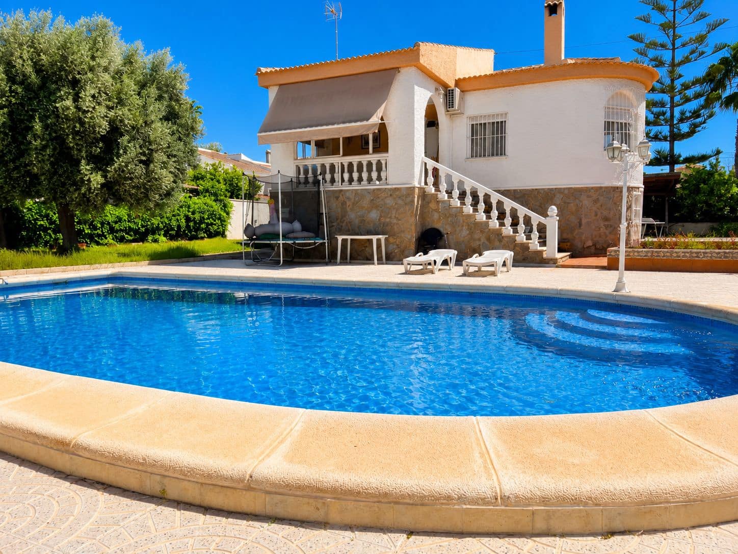 5 bedroom Villa for sale in Torrevieja with pool garage - € 399,000 (Ref: 10003835)