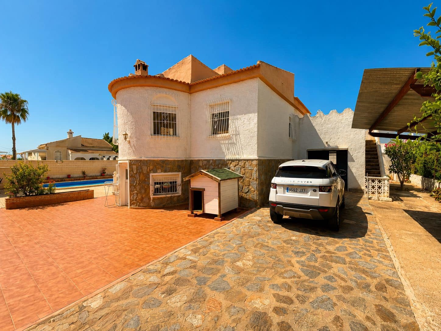 5 bedroom Villa for sale in Torrevieja with pool garage - € 399,000 (Ref: 10003835)