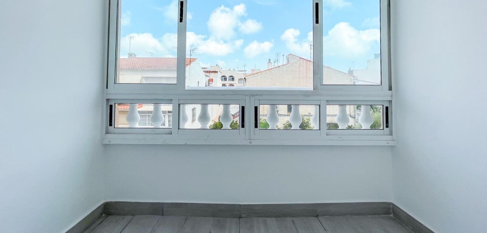 2 bedroom Apartment for sale in Torrevieja - € 140,000 (Ref: 10003837)