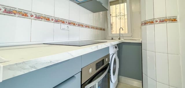 2 bedroom Apartment for sale in Torrevieja - € 140,000 (Ref: 10003837)
