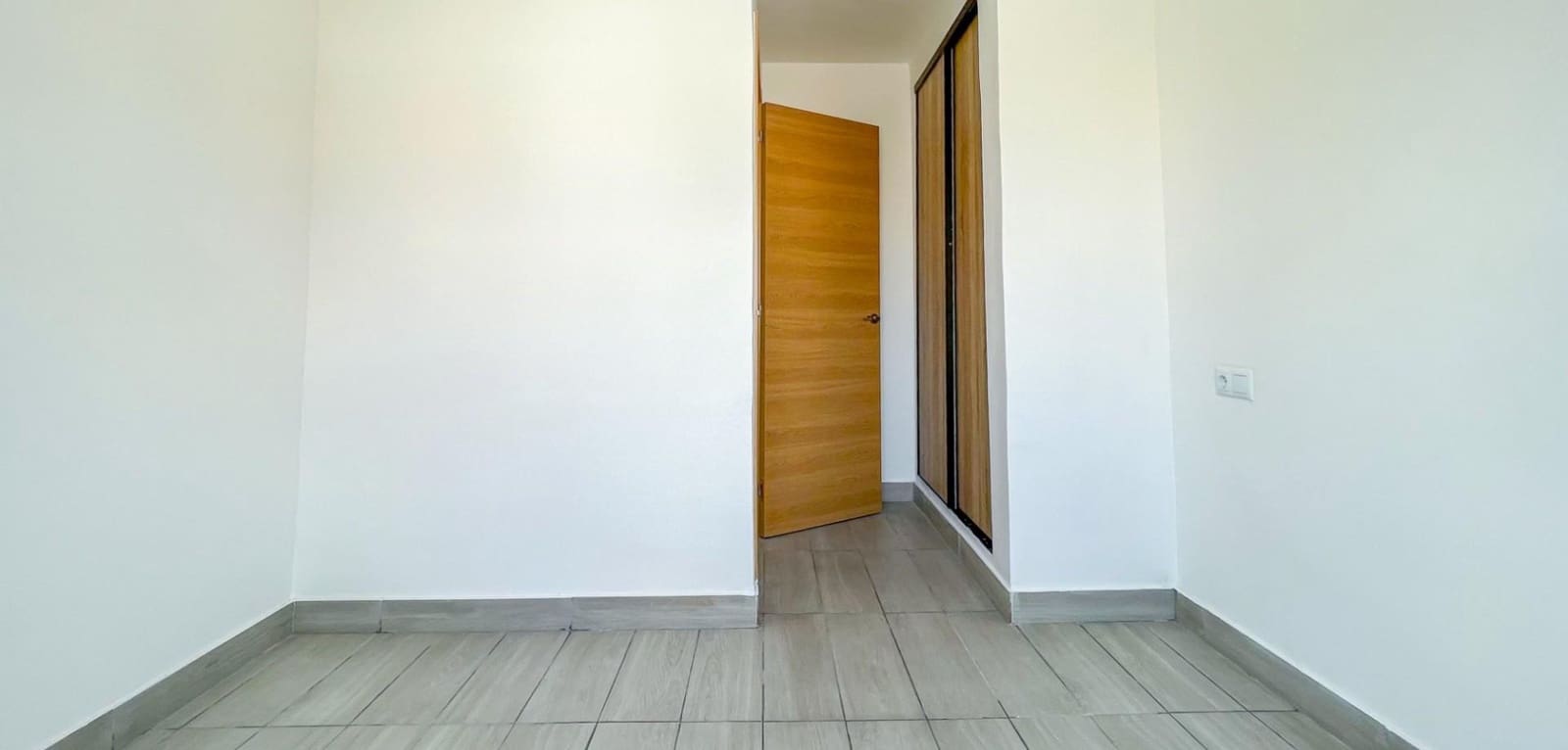 2 bedroom Apartment for sale in Torrevieja - € 140,000 (Ref: 10003837)