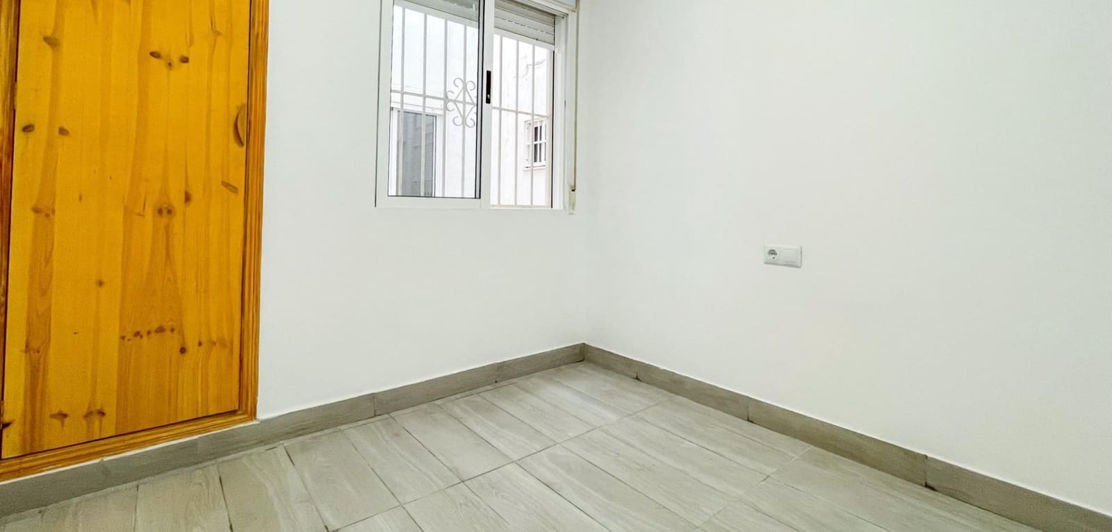 2 bedroom Apartment for sale in Torrevieja - € 140,000 (Ref: 10003837)