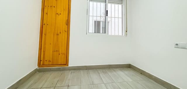 2 bedroom Apartment for sale in Torrevieja - € 140,000 (Ref: 10003837)