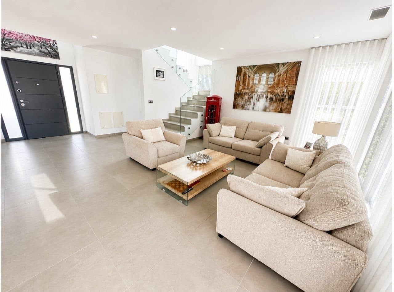 5 makuuhuone Huvila myytävänä paikassa Mar Menor Golf Resort - 1 025 000 € (Ref: 10003843)