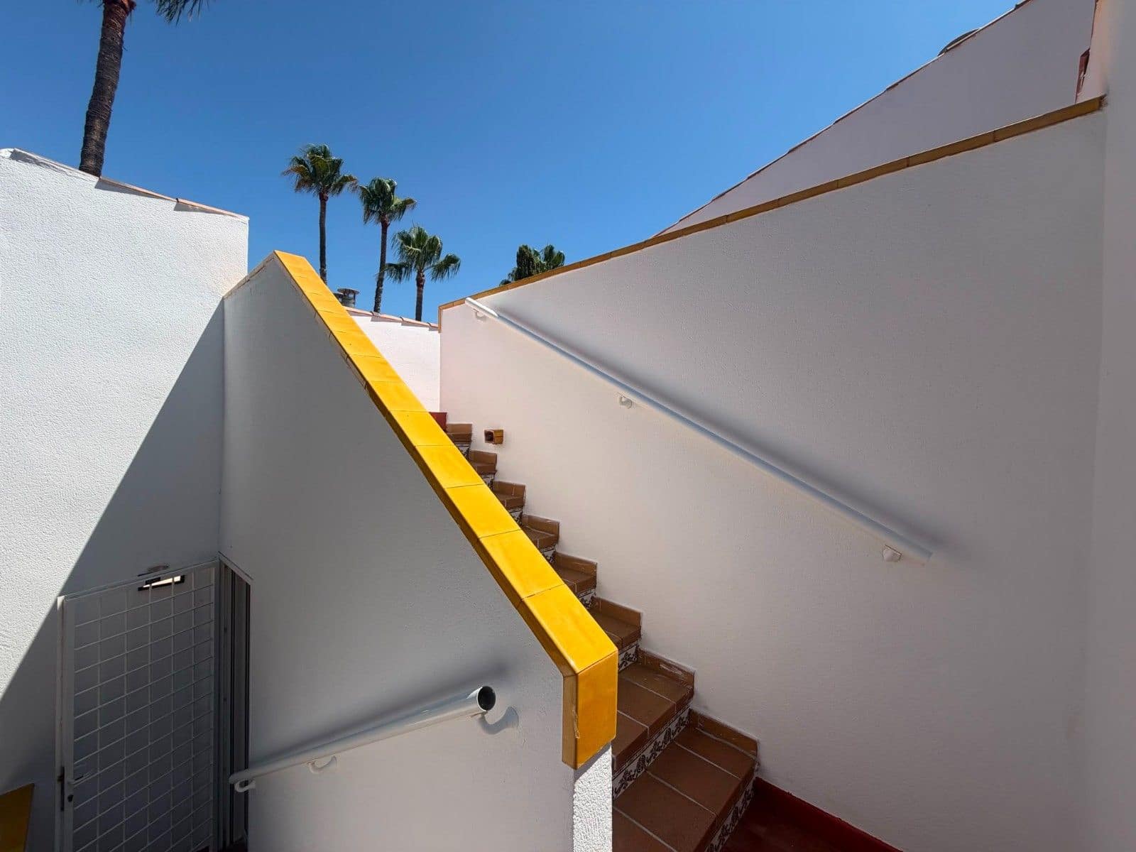 Chalet de 3 habitaciones en Filipinas en venta con garaje - 529.995 € (Ref: 10003844)