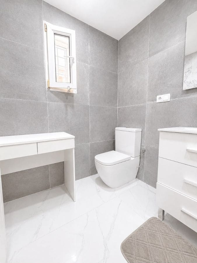 Chalet de 3 habitaciones en Filipinas en venta con garaje - 529.995 € (Ref: 10003844)