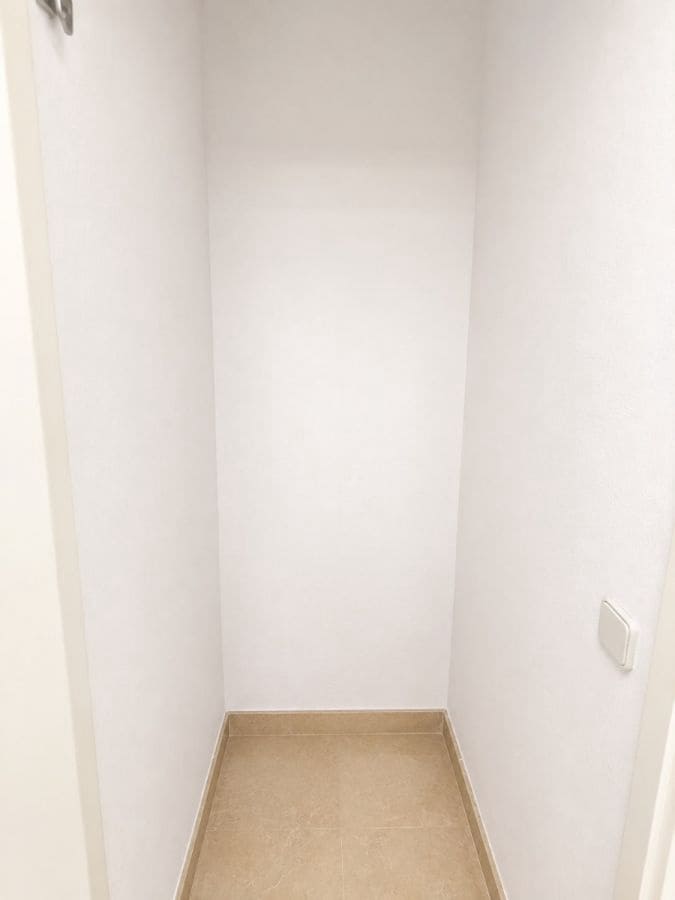 Chalet de 3 habitaciones en Filipinas en venta con garaje - 529.995 € (Ref: 10003844)