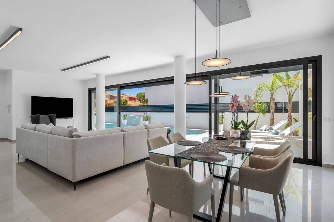 4 soveværelse Villa til salg i Guardamar del Segura - € 1.250.000 (Ref: 10003848)