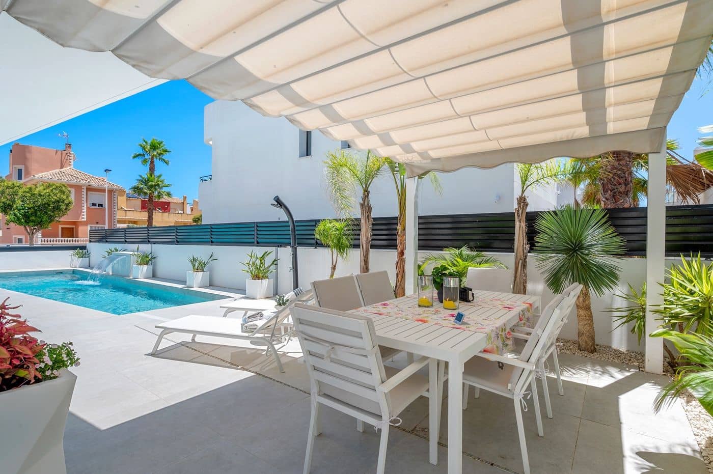 4 soveværelse Villa til salg i Guardamar del Segura - € 1.250.000 (Ref: 10003848)