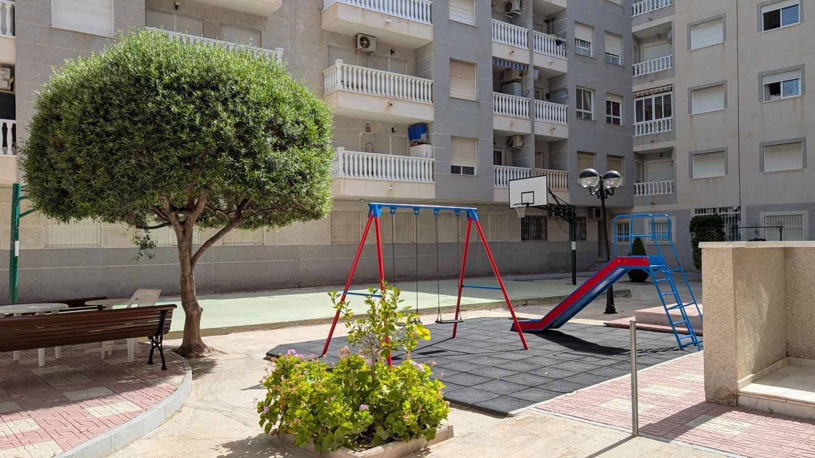 1 Zimmer Apartment zu verkaufen in Torrevieja mit Pool - 113.900 € (Ref: 10003860)