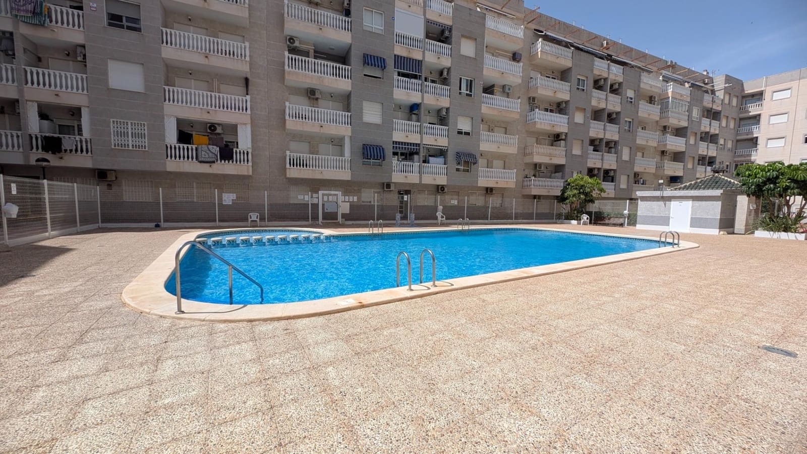 1 Zimmer Apartment zu verkaufen in Torrevieja mit Pool - 113.900 € (Ref: 10003860)