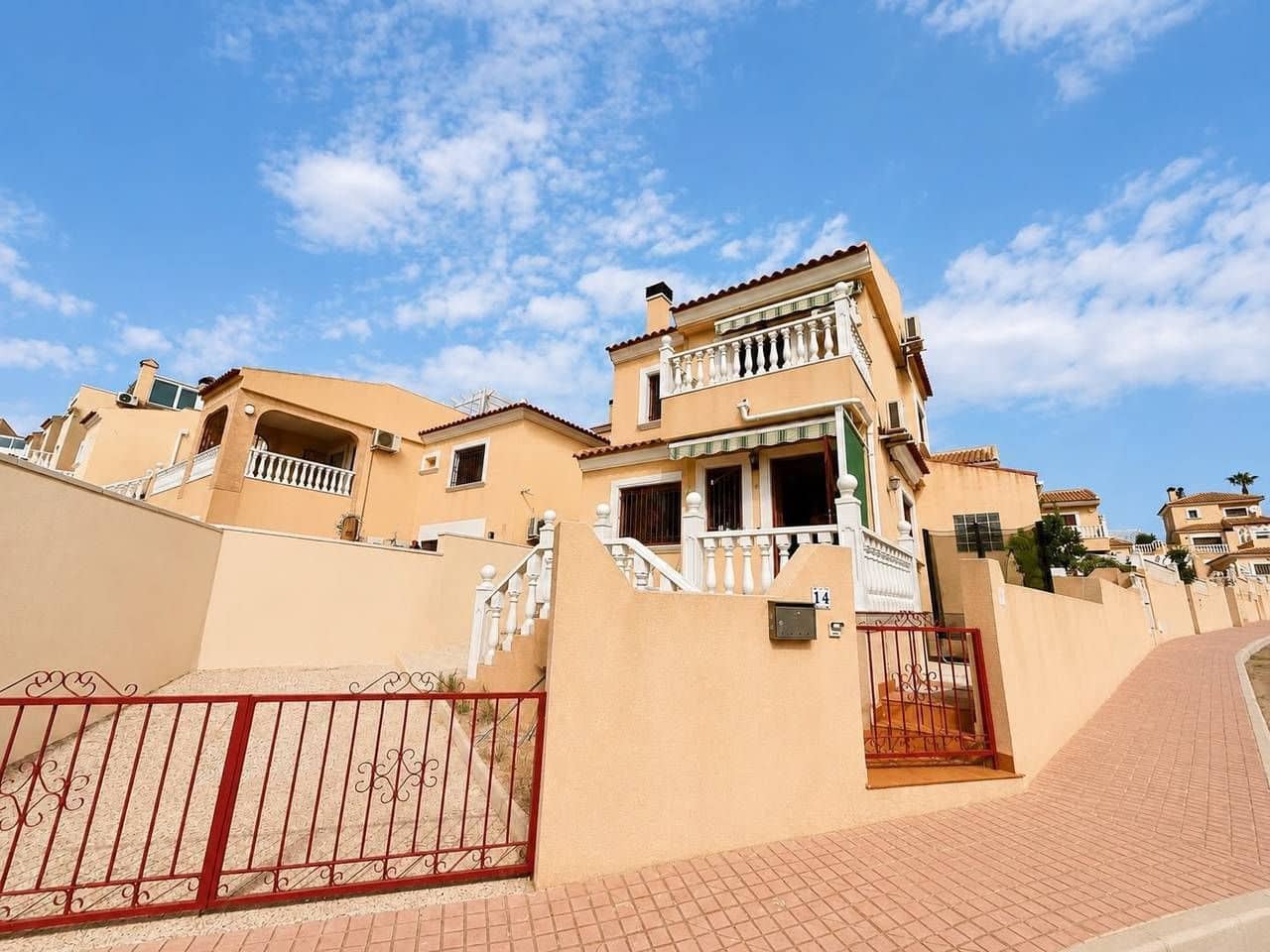 Chalet de 2 habitaciones en Filipinas en venta - 218.000 € (Ref: 10005764)