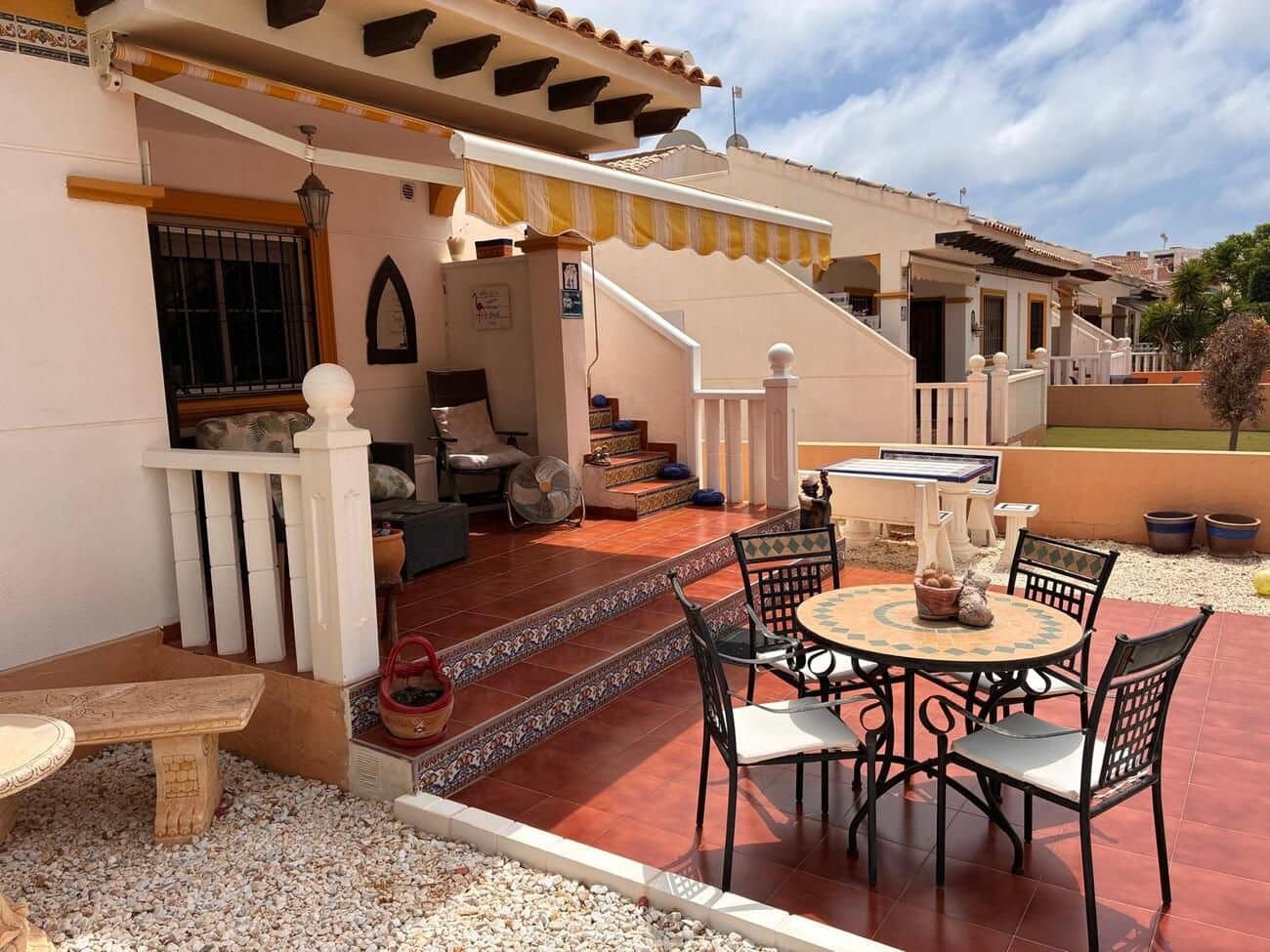 2 soverom Rekkehus til salgs i Orihuela Costa med svømmebasseng - € 249 995 (Ref: 10005769)
