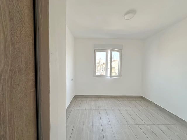 2 quarto Apartamento para venda em Torrevieja - 149 900 € (Ref: 10005776)