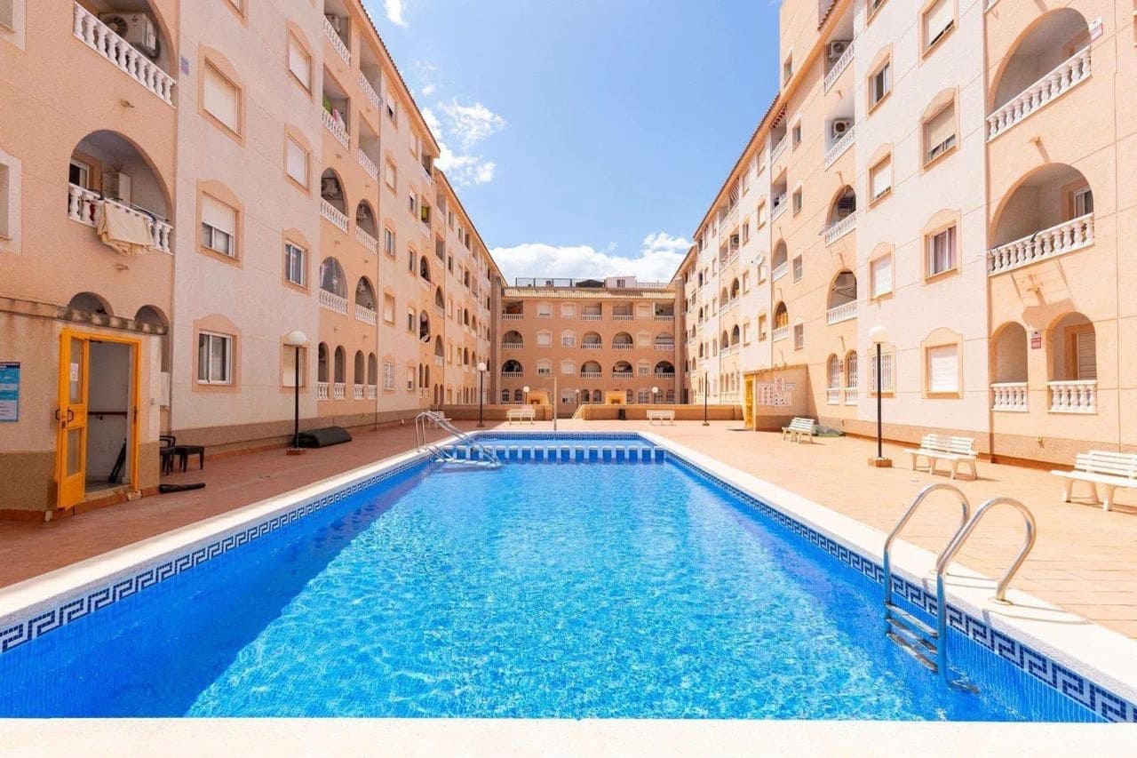 Apartamento de 1 habitación en Torrevieja en venta - 149.000 € (Ref: 10006386)