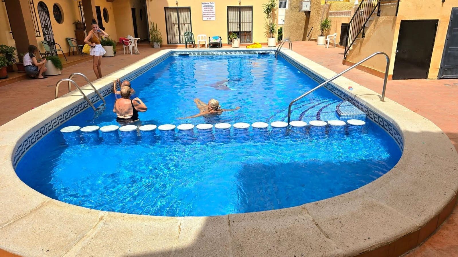 2 soveværelse Lejlighed til salg i Torrevieja med swimmingpool - € 159.900 (Ref: 10006391)