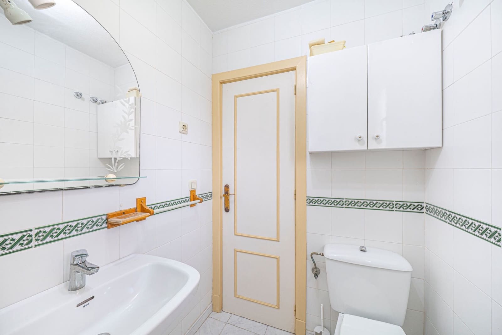 2 soveværelse Lejlighed til salg i Torrevieja med swimmingpool - € 129.000 (Ref: 10007247)