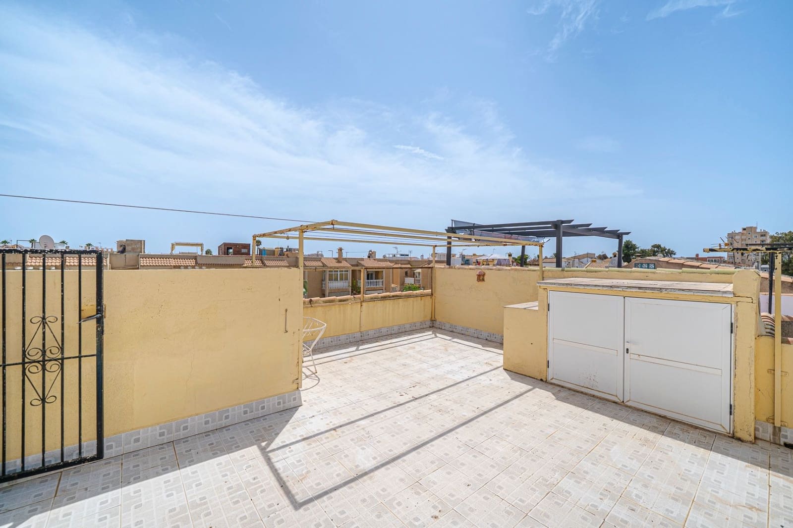 2 soveværelse Lejlighed til salg i Torrevieja med swimmingpool - € 129.000 (Ref: 10007247)
