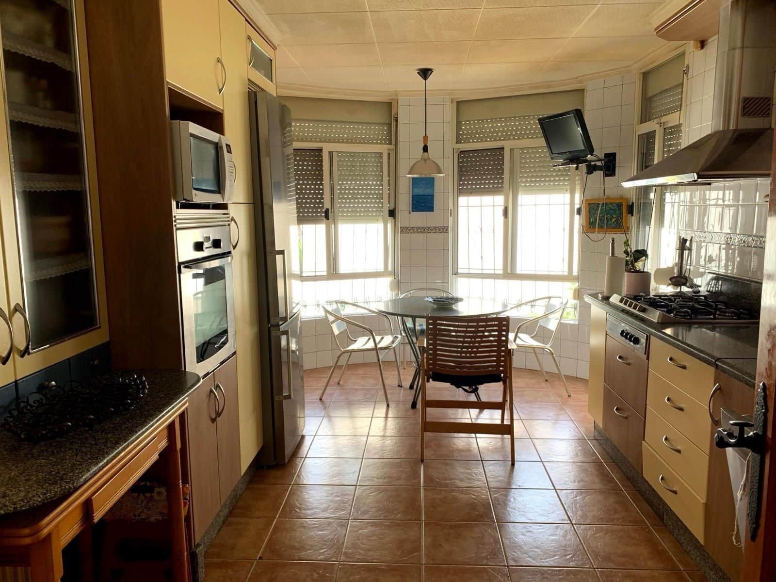 5 quarto Moradia em Banda para venda em Torrevieja com piscina - 345 000 € (Ref: 10007249)
