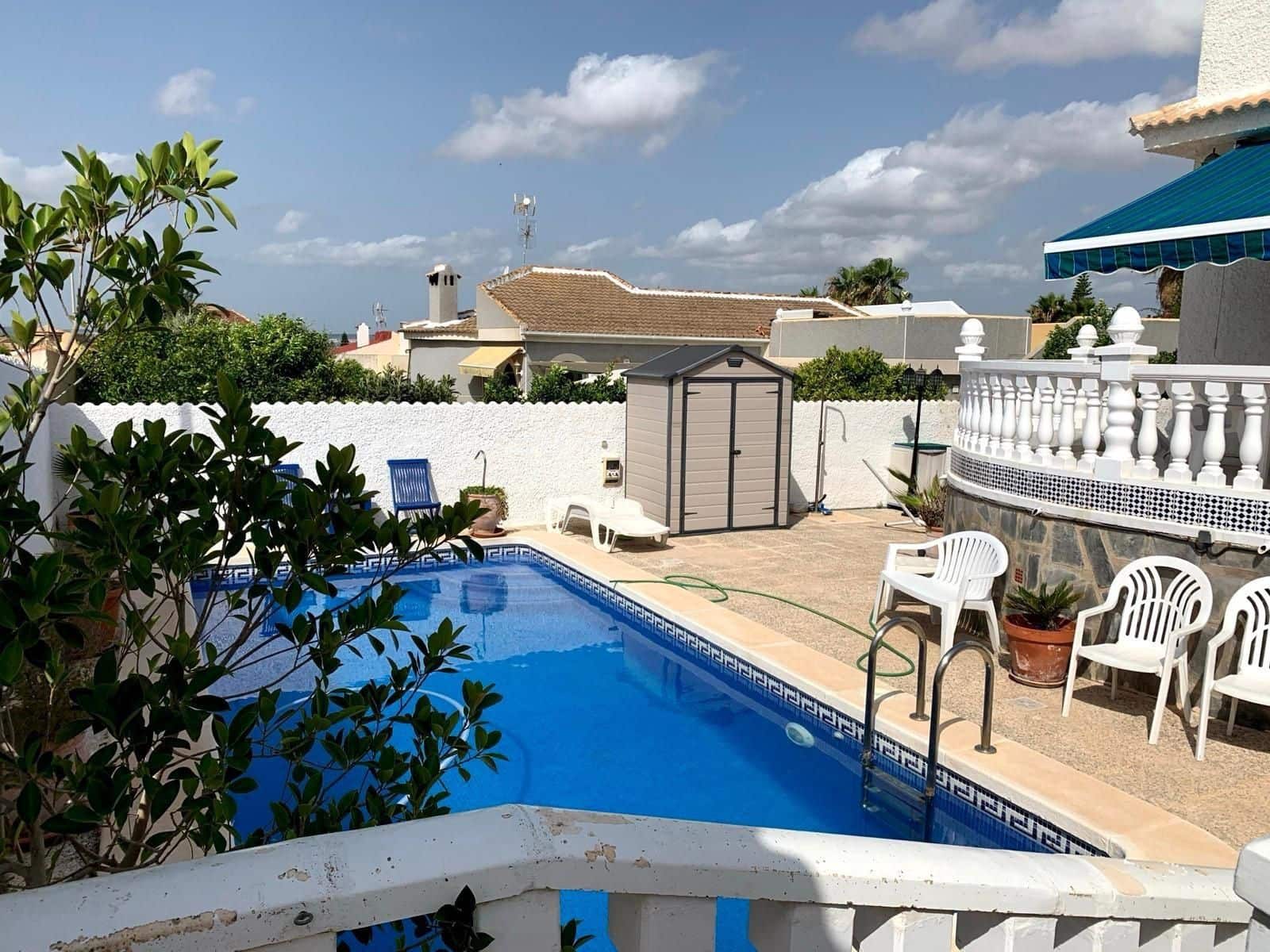 5 quarto Moradia em Banda para venda em Torrevieja com piscina - 345 000 € (Ref: 10007249)