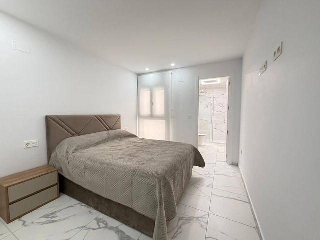 2 soveværelse Lejlighed til salg i Torrevieja med swimmingpool - € 289.900 (Ref: 10009234)