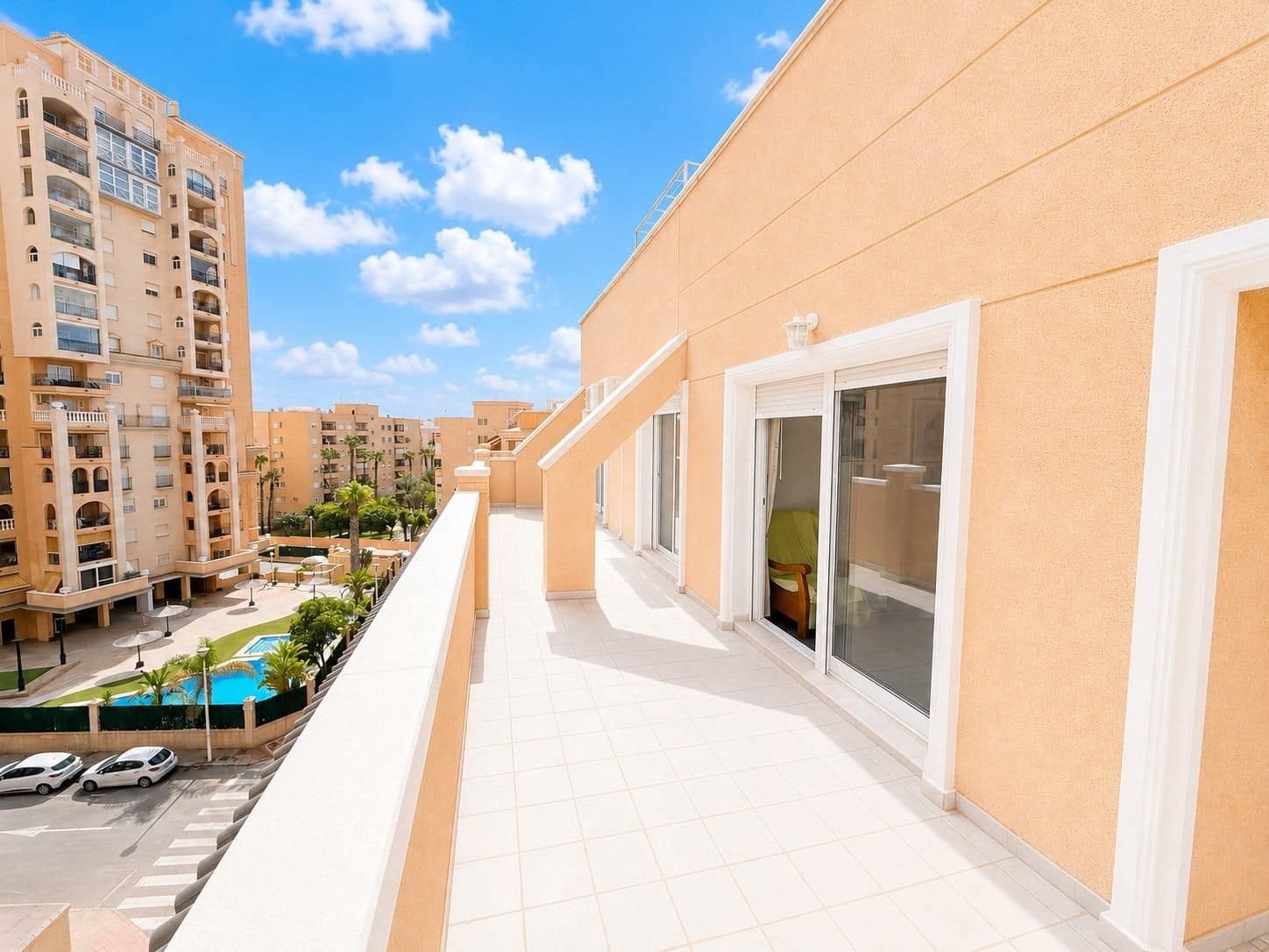2 soveværelse Penthouse til salg i Torrevieja med garage - € 180.000 (Ref: 10011592)