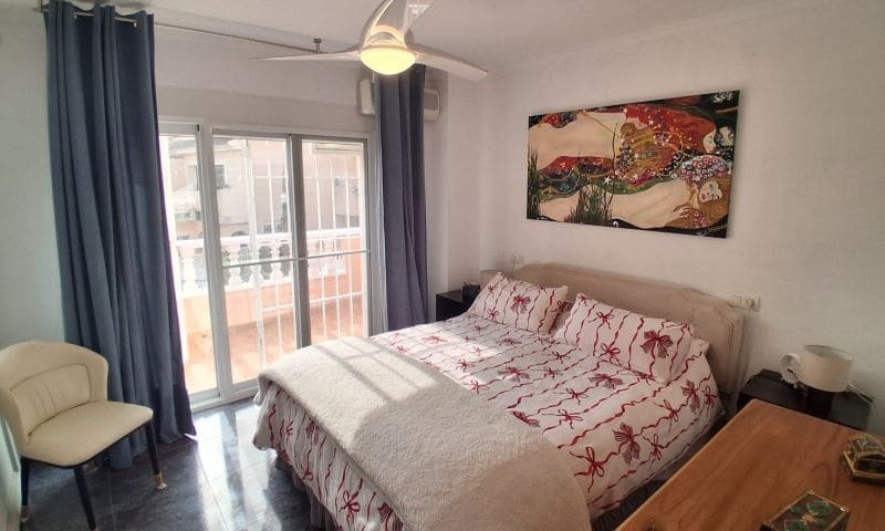 Apartamento de 2 habitaciones en Torrevieja en venta - 199.000 € (Ref: 10013462)