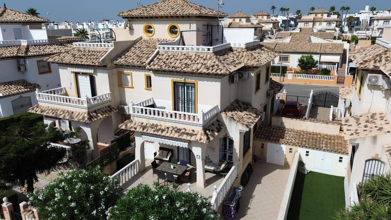 2 soverom Villa til salgs i Orihuela Costa med svømmebasseng - € 269 000 (Ref: 10013464)