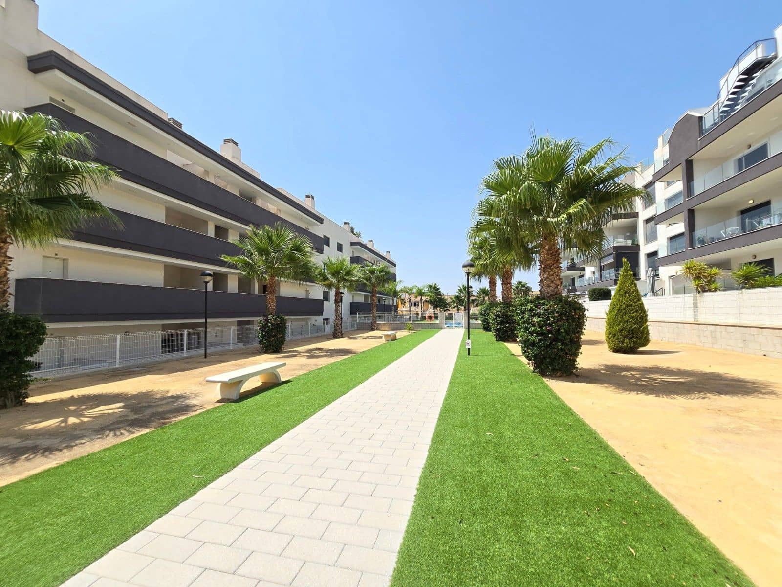 2 bedroom Apartment for sale in Filipinas with garage - € 229,000 (Ref: 10013465)