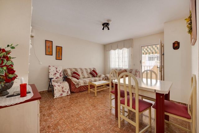 3 makuuhuone Huvila myytävänä paikassa El Chaparral - La Siesta - La Torreta, Torrevieja mukana uima-altaan - 194 250 € (Ref: 10013479)