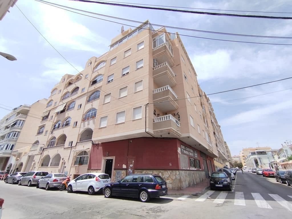 2 slaapkamer Appartement te koop in Torrevieja - € 150.000 (Ref: 10015739)